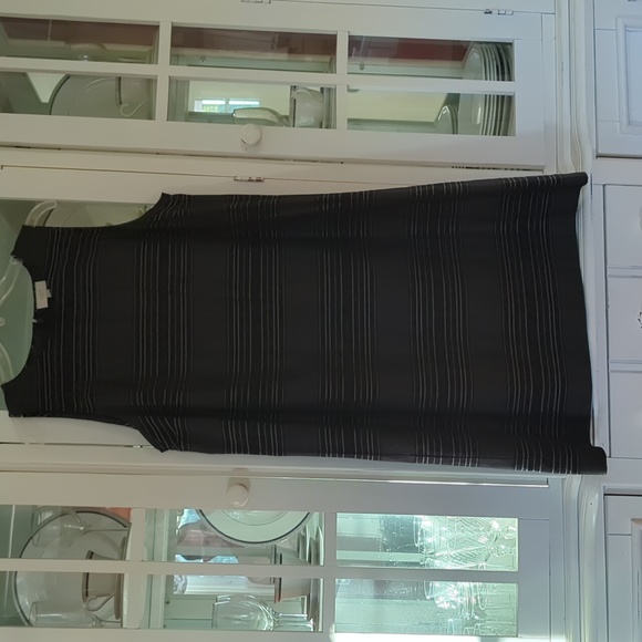 Women's Loft Sleeveless Dress - Picture 9 of 10